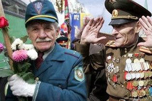У Львові заборонять вивішувати траурні прапори на День перемоги