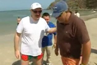 Лукашенко дав інтерв'ю в трусах кольору прапора Білорусі