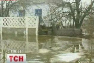 Крим потерпає від повені та шквального вітру