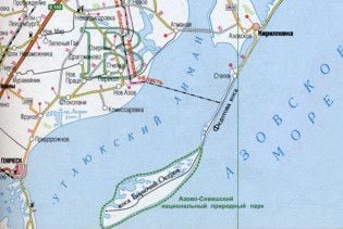 На Азовському узбережжі шторм відрізав від суші шість баз відпочинку