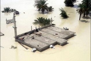 Сотня загиблих через грозові дощі