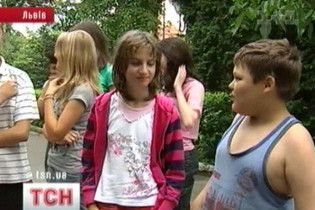 На Львівщині діти масово отруїлись через дизентерію в кухарів