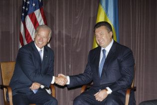 Янукович зацікавлений, щоб на вибори приїхали американські спостерігачі