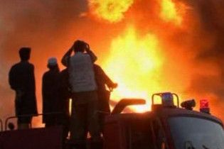 В Пакистані таліби спалили колону бензовозів