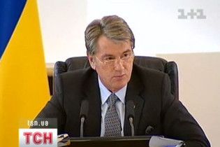 Ющенко ухиляється від допитів у справі про своє отруєння