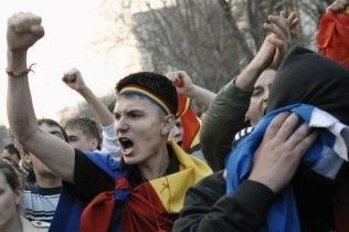 Сім підлітків отруїлися газом на демонстрації у Молдові