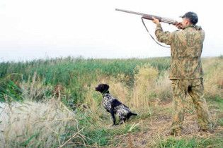 Мисливці побили п’яного депутата, який їх ледь не підстрелив