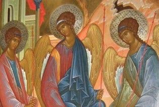 Християни відзначають Свято Трійці