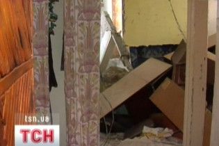 На Луганщині квартира провалилася у підвал