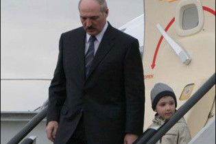 Чеські сенатори вирішили не випускати Лукашенка з літака