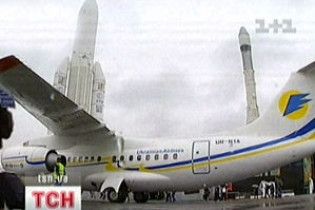 Україна презентувала АН-148 на авіасалоні "Ле Бурже"