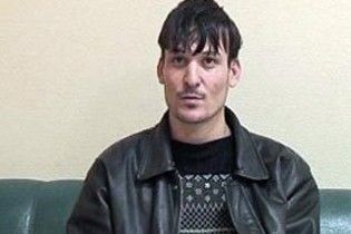 Московський двірник ґвалтував дівчат у ліфтах