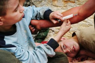 Табачник відправить старшокласників до нарколога