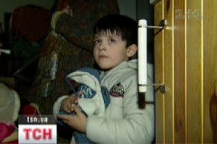 Родину з чотирма дітьми вигнали з орендованої квартири