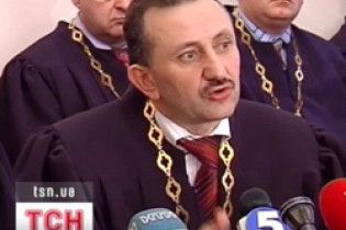 Суддя-хабарник Зварич звинувачує керівників держави у махінаціях