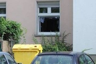 Німець підірвав власну квартиру надувним матрацом