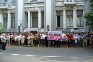 Жовтнева лікарня рятуватиметься від забудовників у Європейському суді