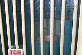 В'язні СІЗО порізали вени, не витримавши міліцейських тортур