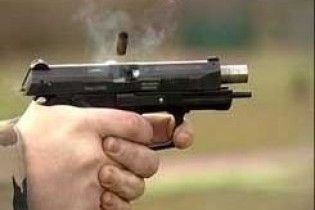 У Нью-Йорку невідомий розстріляв автомобіль з молодими людьми