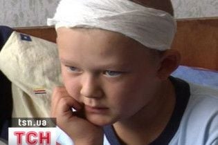 Куля з полігону пролетіла два км і поранила в голову 10-річного хлопчика