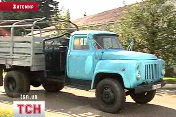 Автомобіль на дровах