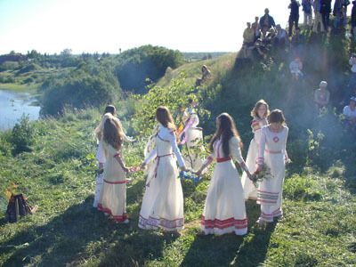 купальський хоровод (Фото: anomalia.spb.ru)