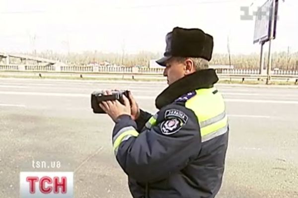 Міліціонер з "Візирем"