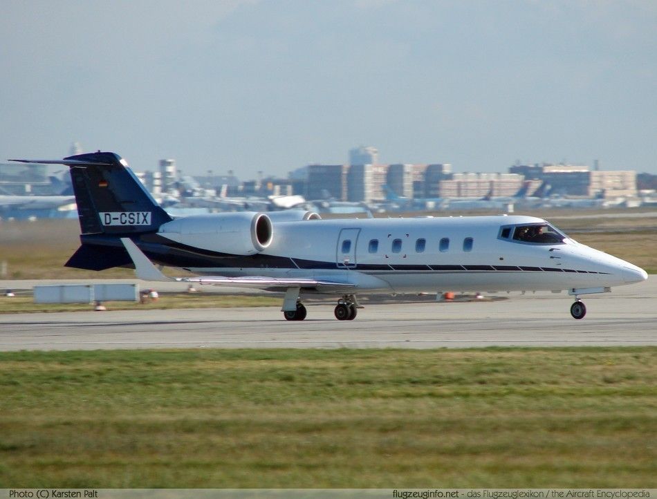 Літак Learjet-60