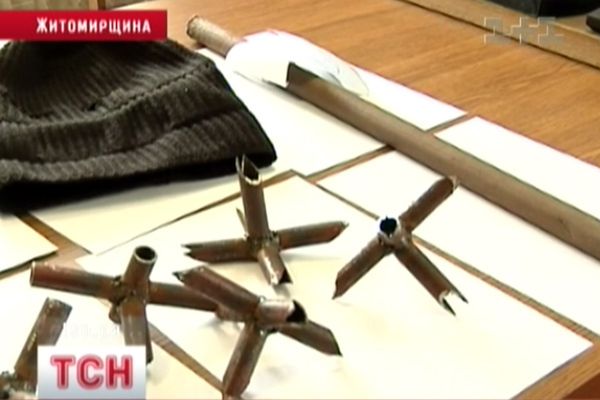 Шапка та шипи