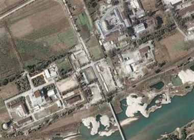Фото ядерного реактору в Йонбені з американського супутника
