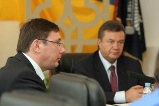 Луценко: Янукович зеком був, зеком і помре