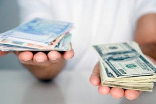 Євро стрімко дешевшає. І це ще не кінець