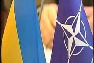 В НАТО стурбовані переслідуваннями опозиції в Україні