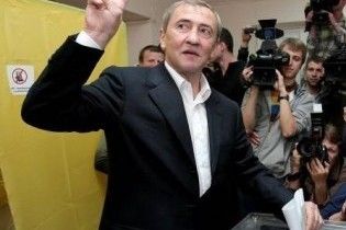 Мерів міст обиратимуть у два тури