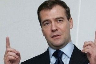 Медведев кризиса в России не увидел (видео)