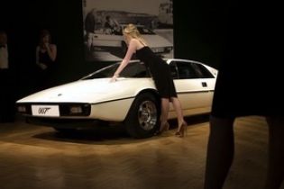 Авто Бонда продано за 166 тисяч
