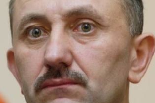 Ющенко звинувачує БЮТ у покриванні Зварича, а ті відхрещуються
