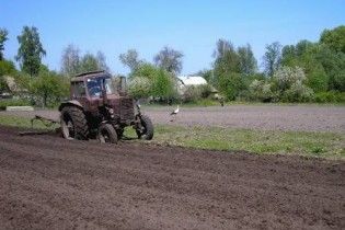 На весняно-польові роботи не вистачає 4 млрд. гривень