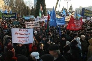 Лише 13% українців не постраждали від кризи