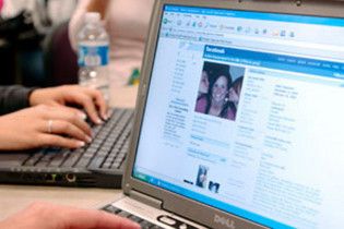 У мережі Facebook з'являться меморіальні профілі: для померлих користувачів