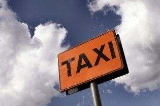 У Києві вводять плату за стоянку таксі
