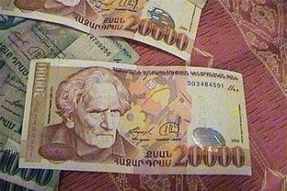 Валютна паніка у Вірменії: черги за товарами першої необхідності