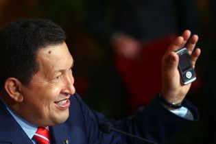 Уго Чавес випускає смартфон за 14 доларів