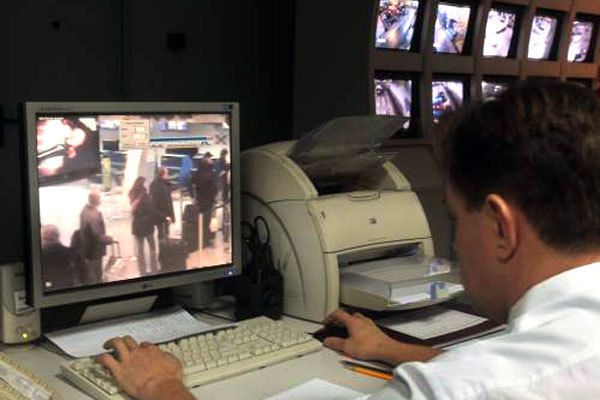 Працівник аеропорту