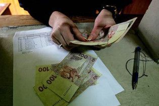 Середні зарплати українців виросли на 5 гривень