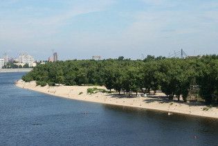 Київська влада заборонила в'їзд у Гідропарк і на Труханів острів
