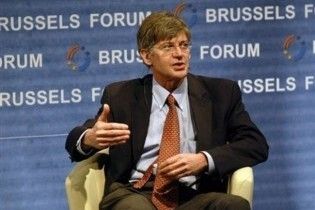 До України прибув перший заступник Гіларі Клінтон