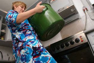 Киянам дали тепло і відключили гарячу воду