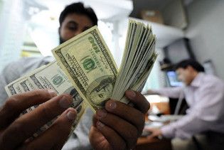 В Україні повністю заборонять валютне кредитування