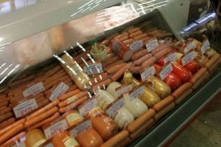 В Україні найбільше фальсифікують ковбасу і морозиво